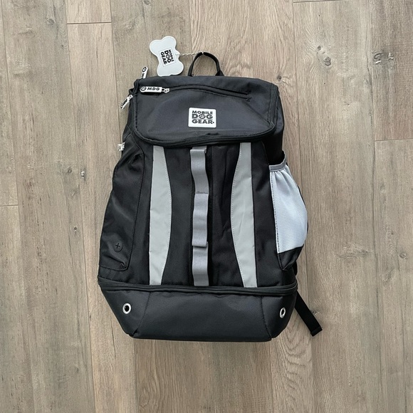 Mobile Dog Gear Drop Bottom Weekender Backpack NWOT